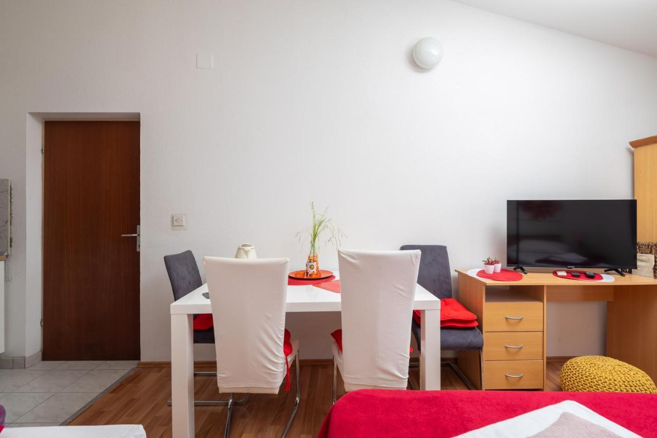 Beach Apartments Borovina Stanici Dış mekan fotoğraf