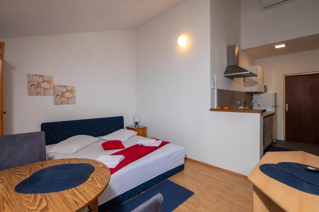 Beach Apartments Borovina Stanici Dış mekan fotoğraf